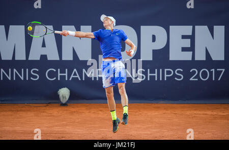 Amburgo, Germania. Xxv Luglio, 2017. Rudolf Molleker di Germania giocando contro Karen Khachanov della Russia nel primo round di uomini singoli presso il Tennis ATP-Tour Open di Germania ad Amburgo, Germania, 25 luglio 2017. Foto: Daniel Bockwoldt/dpa/Alamy Live News Foto Stock