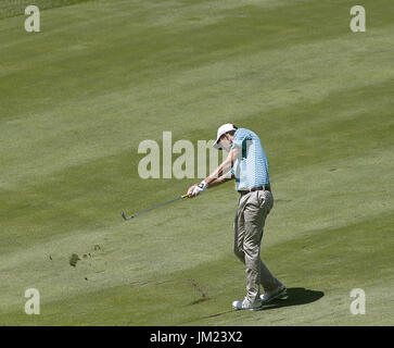 Luglio 14, 2017 - Silvis, Iowa, U.S. - Chesson Hadley finisce in parità per il primo posto durante il secondo round del John Deere Classic in Silvis, Illinois Venerdì 14 Luglio, 2017. (Credito Immagine: © Jeff Cook.Quad-City volte/Quad-City volte via ZUMA filo) Foto Stock