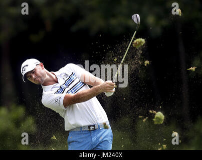 Luglio 14, 2017 - Silvis, Iowa, U.S. - Wesley Bryan hits durante il secondo round del John Deere Classic in Silvis, Illinois Venerdì 14 Luglio, 2017. (Credito Immagine: © Jeff Cook.Quad-City volte/Quad-City volte via ZUMA filo) Foto Stock