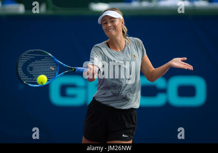 Newport Beach, Stati Uniti. 25 Luglio, 2017. Maria Sharapova al World Team match di tennis tra le OC Breakers & San Diego aviatori © Jimmie48 Fotografia/Alamy Live News Foto Stock