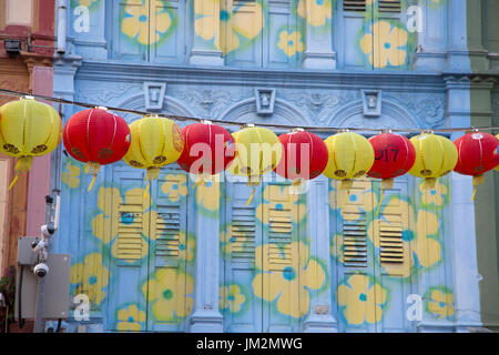 Le lanterne cinesi nella Pagoda Street, Chinatown Foto Stock