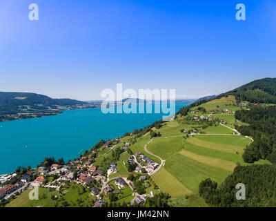 Vista di Attersee è il lago più grande della regione del Salzkammergut in stato austriaco Austria Superiore Foto Stock