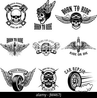 Set di biker emblemi su sfondo bianco. Racers teschi con le ali. Riparazione auto tools, pistoni ruote. Illustrazioni vettoriali. Illustrazione Vettoriale