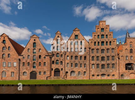 Vecchi magazzini per la importati Luneburg sale, città anseatica di Lubecca, patrimonio mondiale dell UNESCO, Mar Baltico, Schleswig-Holstein, Germania, Europa Foto Stock