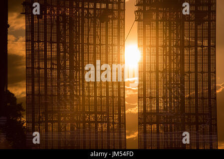 Fase gigante led display schermo al tramonto Foto Stock