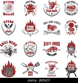 Set di steak house etichette. Barbeque, macellaio strumenti, bull teste. Gli elementi di design per logo, badge, emblema, segno, il menu del ristorante, flyer. Illustrazione Vettoriale Illustrazione Vettoriale