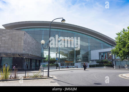 Ingresso intu Milton Keynes shopping centre, Midsummer Boulevard, Milton Keynes, Buckinghamshire, Inghilterra, Regno Unito Foto Stock