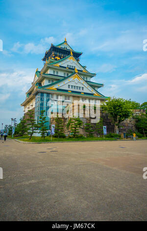 OSAKA, Giappone - 18 luglio 2017: il Castello di Osaka a Osaka, in Giappone. Il castello è uno del Giappone più famosi punti di riferimento Foto Stock