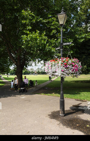 Anello di capitale del digital signage, Richmond, Surrey, England, Regno Unito Foto Stock