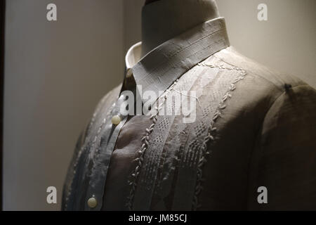 Maglietta formale e abito nazionale delle Filippine barong tagalog Foto Stock