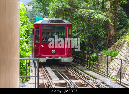 Hong Kong - Luglio 15, 2017: il Tram del Picco è una funicolare in Hong Kong Foto Stock
