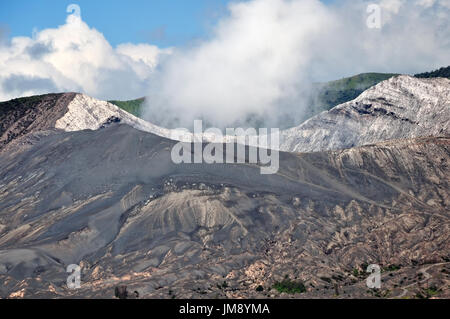 Chiudere Fino del Monte Bromo Tengger Semeru cratere in Java Orientale, Indonesia. Foto Stock