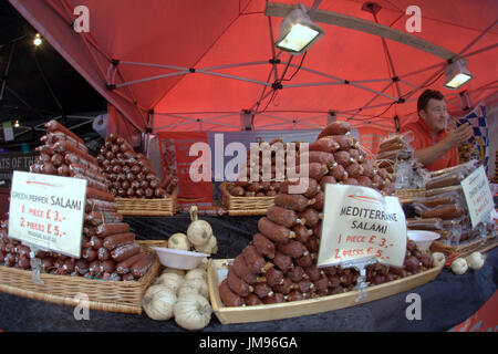 Mercantile City Festival venditore di salumi e salsicce mercatino di Natale di Glasgow Foto Stock