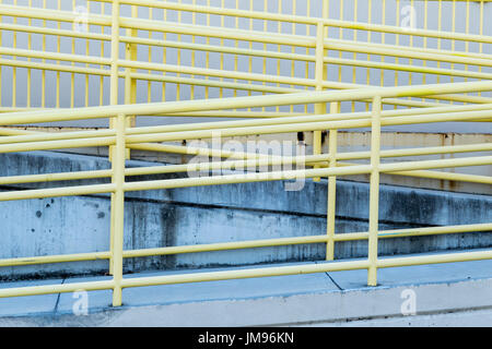 Rotaie di giallo Foto Stock