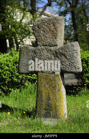 Croci della penitenza sono monolitici, semplici e rigorose forme di pietra a forma di croce sollevata da assassini nel luogo dell'assassinio Foto Stock