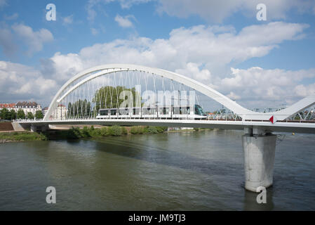 Rheinbrücke der Strassenbahn zwischen Strasburgo und Kehl Foto Stock