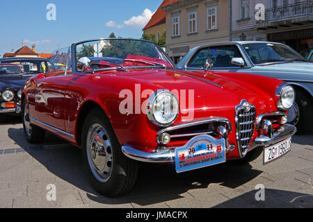 Croazia samobor, 17 luglio 2011: Alfa Romeo Giulietta Spider classic car, ''14. oldtimer rally'' in Samobor, Croazia Foto Stock