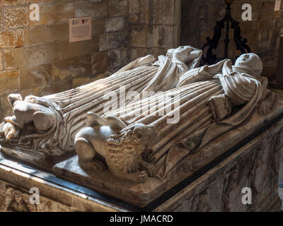 Tomba di Sir William Gascoigne d1419 di Gawthorpe e Elizabath Mowbray di Kirklington Harewood West Yorkshire Inghilterra Foto Stock