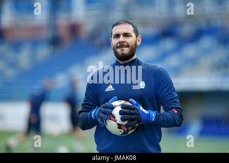 Mlada Boleslav, Repubblica Ceca. 26 Luglio, 2017. Portiere di FK Mlada Boleslav Kamran Aghayev partecipa a una sessione di formazione prima del terzo turno di qualificazione, prima gamba della European Football League match FK Mlada Boleslav vs Skenderbeu albanese in Mlada Boleslav, Repubblica ceca, 26 luglio 2017. Credito: Radek Petrasek/CTK foto/Alamy Live News Foto Stock