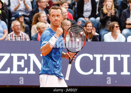 Amburgo, Germania, 27 Luglio 2017: tedesco giocatore di tennis Philipp KOHLSCHREIBER: risultati nei in azione durante la sua seconda manche la vittoria contro Gilles Simon (FRA) durante il German Open 2017 a Amburgo Rothenbaum. Credito: Frank Molter/Alamy Live News Foto Stock