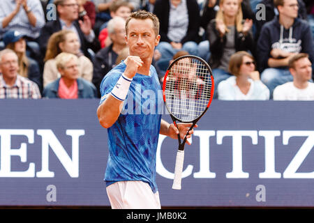 Amburgo, Germania, 27 Luglio 2017: tedesco giocatore di tennis Philipp KOHLSCHREIBER: risultati nei in azione durante la sua seconda manche la vittoria contro Gilles Simon (FRA) durante il German Open 2017 a Amburgo Rothenbaum. Credito: Frank Molter/Alamy Live News Foto Stock