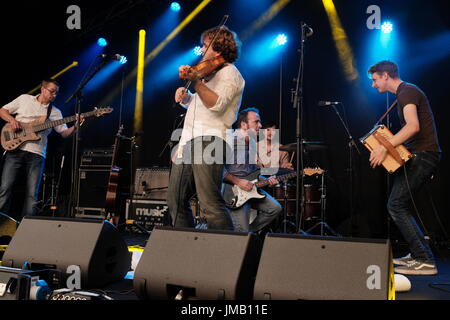 Cambridge, Regno Unito. 27 Luglio, 2017 folk band Mawkin esegue presso il Festival del Folk di Cambridge 2017 Richard Etteridge / Alamy Live News Foto Stock