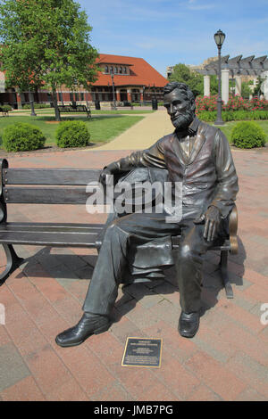 Statua di Abraham Lincoln in union square park springfield illinois Foto Stock