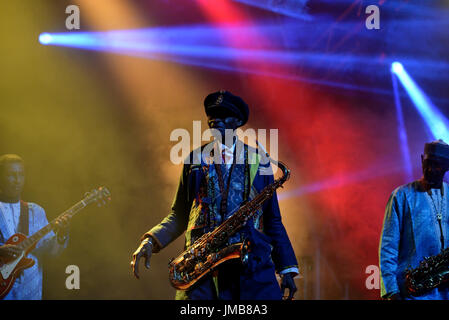 Barcellona - 4 giu: Orchestra Baobab (afro-cubane Caraibi-fusion band) eseguire in concerto al suono di Primavera 2016 Festival il 4 giugno 2016 in Barcelon Foto Stock