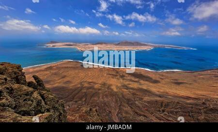 Il 'Graciosa' isola osservata dal 'Mirador del Rio' Lookout a Lanzarote Foto Stock