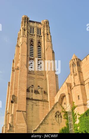 Rockefeller Memorial Chapel sul campus della University of Chicago. Costruito nel 1928 e chiamato con il nome di John D. Rockefeller. Chicago, Illinois, Stati Uniti d'America. Foto Stock