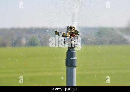 Dettaglio della piccola pompa di irrigazione Foto Stock