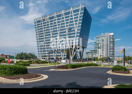 Reston, stazione di nuova costruzione nella periferia del centro città Foto Stock