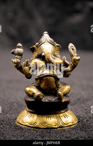 Ganesha su sfondo nero Foto Stock