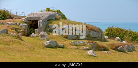 La Bant Carn, Età del Bronzo Scillonian tomba a camera, St Mary, isole Scilly, Cornwall, Inghilterra, Regno Unito. (HDR) Foto Stock