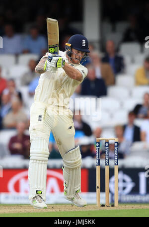 L'Inghilterra del Ben Stokes durante il primo giorno della terza prova Investec corrispondono alla Kia ovale, Londra. Stampa foto di associazione. Picture Data: giovedì 27 luglio, 2017. Vedere PA storia CRICKET Inghilterra. Foto di credito dovrebbe leggere: John Walton/filo PA. Restrizioni: solo uso editoriale. Nessun uso commerciale senza il previo consenso scritto da parte della BCE. Immagine ancora utilizzare solo. Assenza di immagini in movimento per emulare broadcast. Non rimuovere od oscurare del logo dello sponsor. Foto Stock