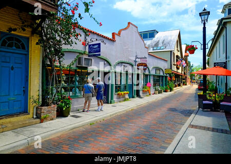 Aviles street quartiere dello shopping nel centro storico di Sant Agostino Florida la città più antica in America Foto Stock