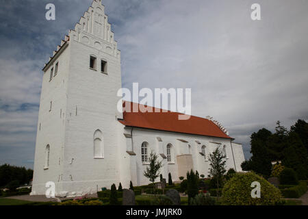 Vista della Chiesa Fanefhord dal XIV secolo che contiene una ricca selezione di affreschi dal Master Elmelunde pianted nel XVI secolo. Foto Stock