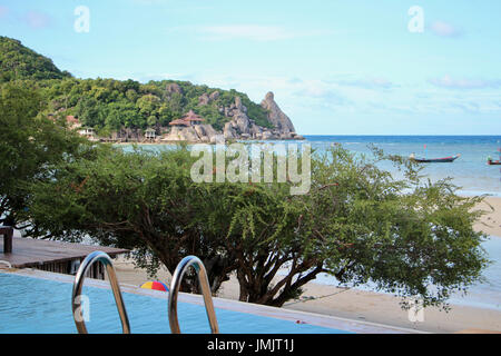 Bella vista mare dalla piscina Foto Stock