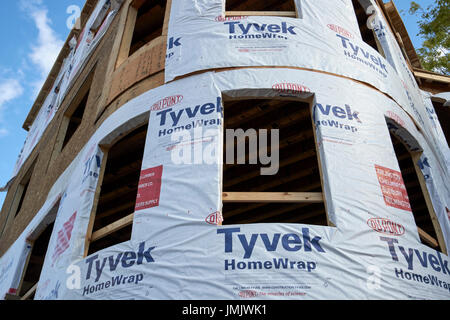 Tyvek homewrap a costruire nuovi edifici di appartamenti in costruzione Boston STATI UNITI D'AMERICA Foto Stock