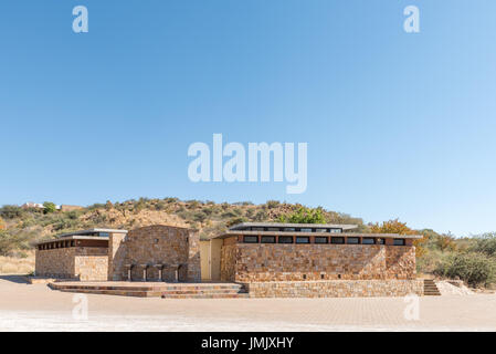 A Windhoek, Namibia - Giugno 16, 2017: servizi igienici pubblici a eroi di acro, un funzionario memoriale di guerra della Repubblica di Namibia a sud di Windhoek Foto Stock