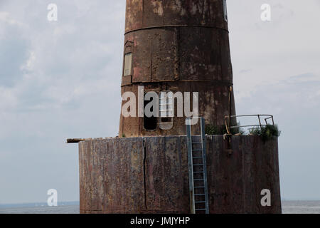 Arrugginita fuori faro nella baia di Chesapeake Maryland Foto Stock