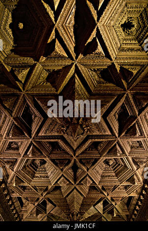 Soffitto in legno della capilla honda (honda cappella) nella Cattedrale di Cuenca e Castilla la Mancha provincia, Spagna Foto Stock
