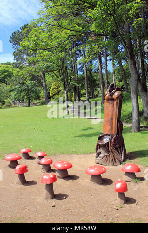 Alice sedile e Toadstools, Llandudno Foto Stock