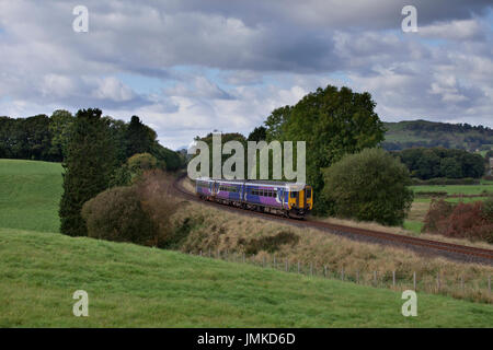 Il 1251 Windermere - Preston passa Firbank, sul ramo di Windermere linea nel Lake District inglese Foto Stock