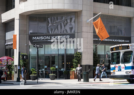 Quinta Avenue e la 36th Street intersezione, NYC, STATI UNITI D'AMERICA Foto Stock