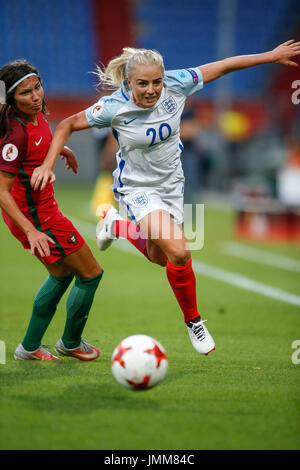 Tilgurg, Paesi Bassi. 27 Luglio, 2017. Alex Greenwood (R) dell'Inghilterra compete durante il femminile UEFA EURO 2017 torneo di calcio gruppo D match tra Inghilterra e Portogallo a Tilburg, Paesi Bassi, 27 luglio 2017. In Inghilterra ha vinto 2-1. Credito: Voi Pingfan/Xinhua/Alamy Live News Foto Stock