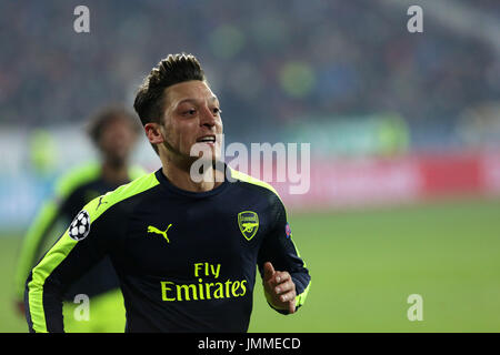 Sofia, Bulgaria - 1 Novembre 2016: dell'Arsenal Mesut Ozil celebra dopo un goal durante le partite di UEFA Champions League football match tra Ludogorets Razgrad e Arsenal in Bulgaria lo stadio nazionale. Foto Stock