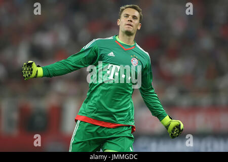 Athens, Grecia - 16 Settembre 2015: Manuel Neuer celebra durante la UEFA Champions League tra Olympiacos e Bayern, in Atene, Grecia. Foto Stock