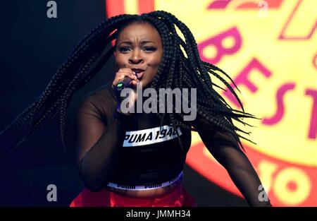 Ray BLK esegue a Camp Bestival Dorset, UK Credit: Finnbarr Webster/Alamy Live News Foto Stock