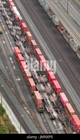 Union Pacific Railroad vie accanto al Boeing Field di Seattle, nello Stato di Washington, USA Foto Stock